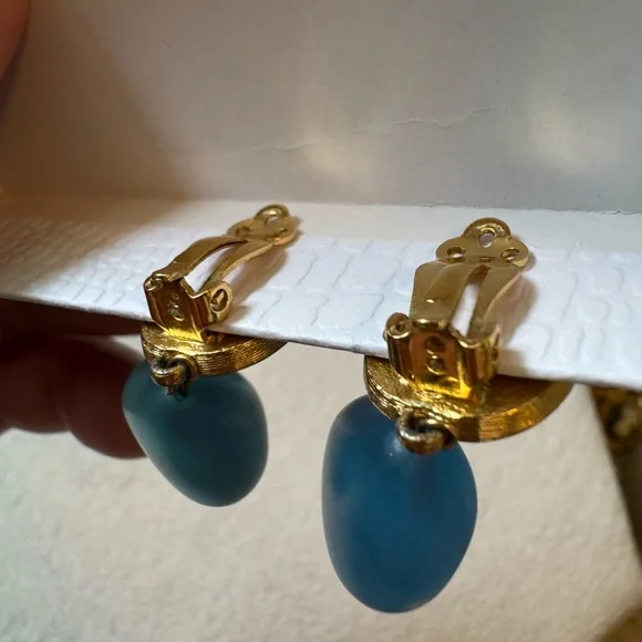 Vintage Givenchy clip ons earrings  preowned very rare - Picture 10 of 13